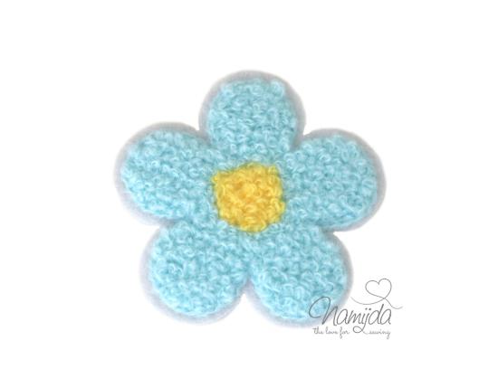 1 Stück - GÄNSEBLÜMCHEN EISBLAU CHENILLE PATCH