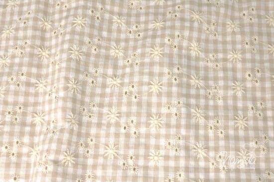 0,5 MTR. ♥ SEERSUCKER LOCHSTICKEREI Baumwolle TAUPE ♥