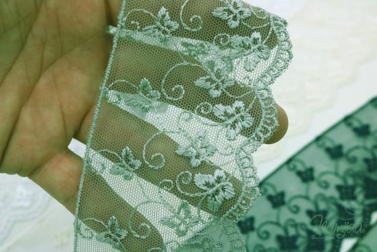 1 MTR. ♥ BESTICKTE TÜLL SPITZENBORTE - SCHMETTERLING - KHAKI