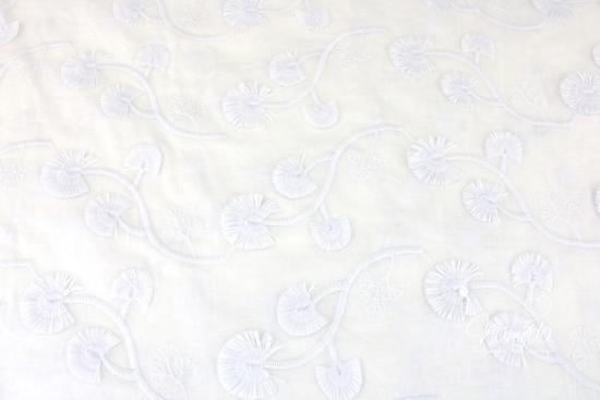 0,5 MTR. ♥ LOCHSTICKEREI - BLUMEN STICKEREI - BAUMWOLLE - NATUR ♥