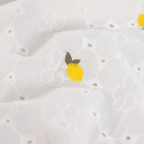 0,5 MTR.  ZITRONEN LOCHSTICKERREI WEISS