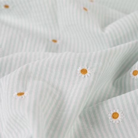 0,5 MTR. SEERSUCKER STREIFEN GÄNSEBLÜMCHEN MINT BAUMWOLLE