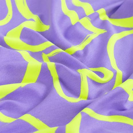 0,50 MTR. NEON HEARTS HELL LILA SOFT SWEAT FRENCH TERRY