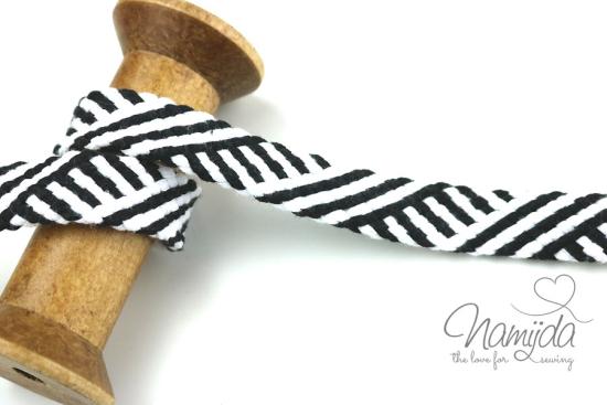 1 MTR. KORDEL Flach - BLACK STRIPES - 1,8cm
