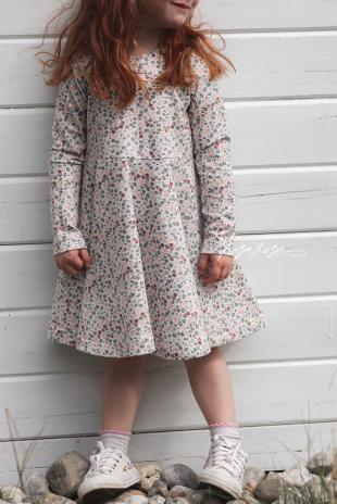 0,5 MTR.  STREUBLÜMCHEN APRICOT/DUSTYBLUE/KHAKI - JERSEY