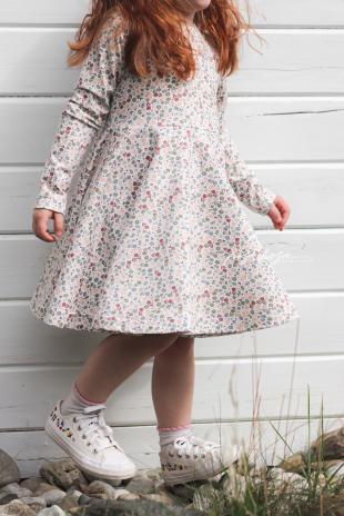 0,5 MTR.  STREUBLÜMCHEN APRICOT/DUSTYBLUE/KHAKI - JERSEY