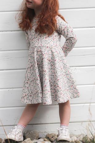 0,5 MTR.  STREUBLÜMCHEN APRICOT/DUSTYBLUE/KHAKI - JERSEY