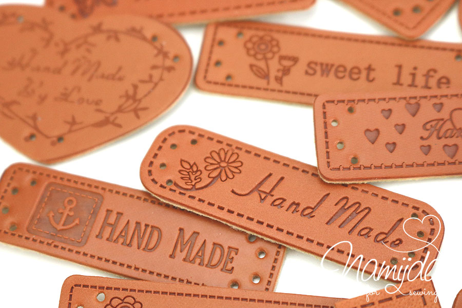 1 Stück HANDMADE LABEL KIRSCHE 15x50 mm Stoffe, Spitzen 1 Stück HANDMADE LABEL ANKER 15x50 mm Stoffe, Spitzen