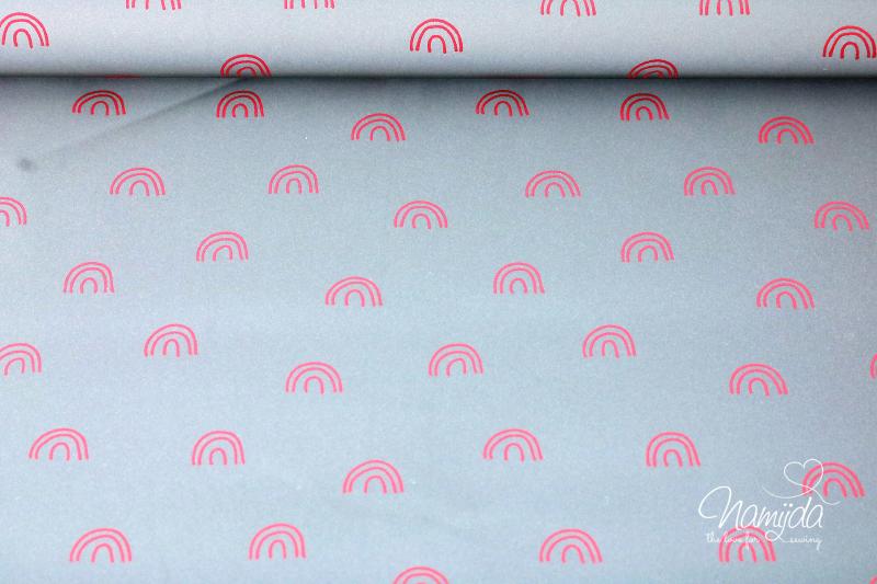 0,5 MTR. ♥ REFLEKTIERENDER REGENJACKEN STOFF RAINBOW - GRAU/PINK ♥
