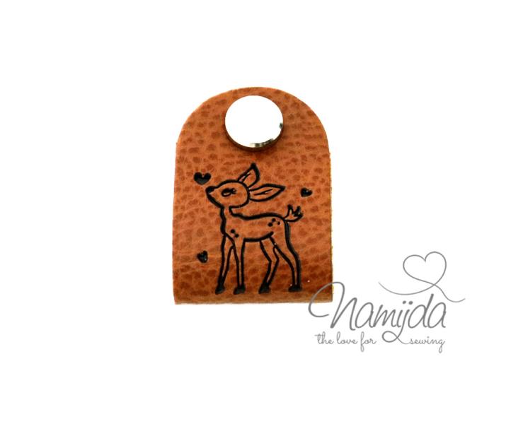 1 Stück - KNiCK MiCH KuNSTLEDER LABEL - DEER + KuPFER VERNICKELTE SCHRAUBE
