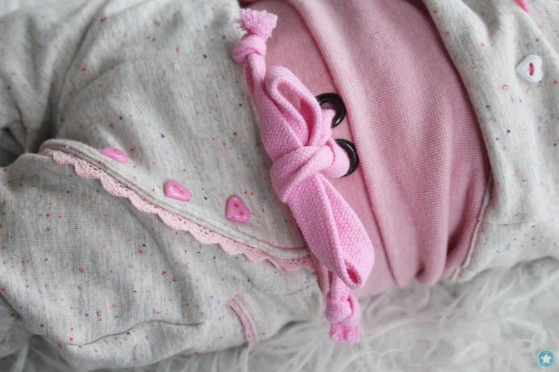 0,5 MTR. Kuschliger KONFETTI SWEAT BEIGE MELANGE - bunte Tupfen - Farbeffekte