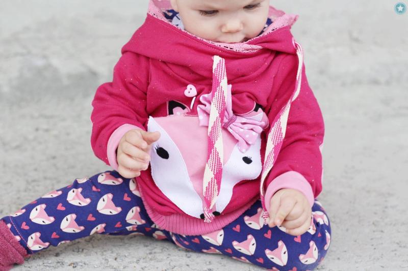 0,5 MTR. Kuschliger KONFETTI SWEAT BEERE - bunte Tupfen - Farbeffekte