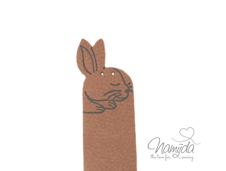 1 Stück - KNiCK MiCH UND NÄH MICH AN KuNSTLEDER LABEL - Hasi BELLA