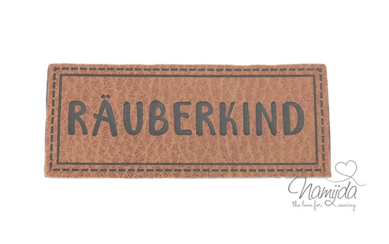 1 Stück - XL KuNSTLEDER LABEL RÄUBERKIND - AUFNÄHER MIT VORGEDRUCKTER NÄHNAHT - 60mm x 25mm