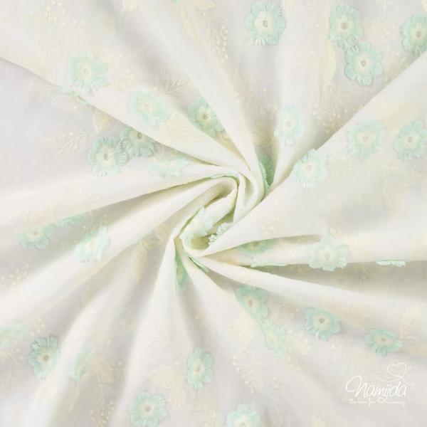 0,5 MTR. GESTICKTE BLÜMCHEN MINT BAUMWOLLE