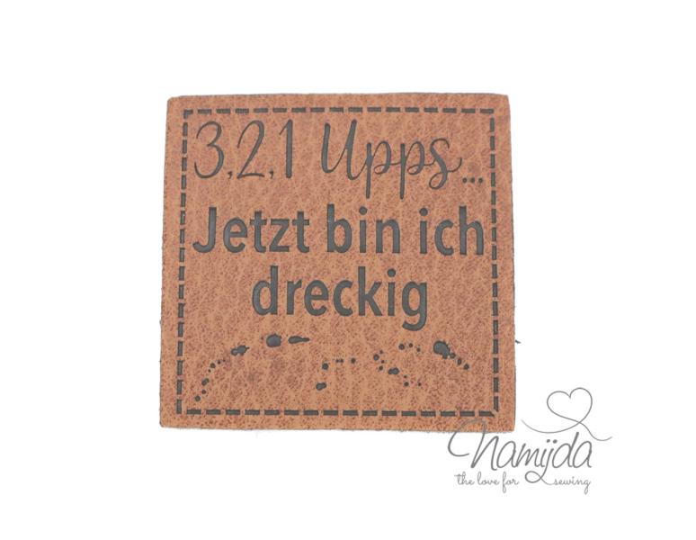 1 Stück - KuNSTLEDER LABEL - 3,2,1 UUUPPS ... - AUFNÄHER MIT VORGEDRUCKTER NÄHNAHT - 40mm x 40mm