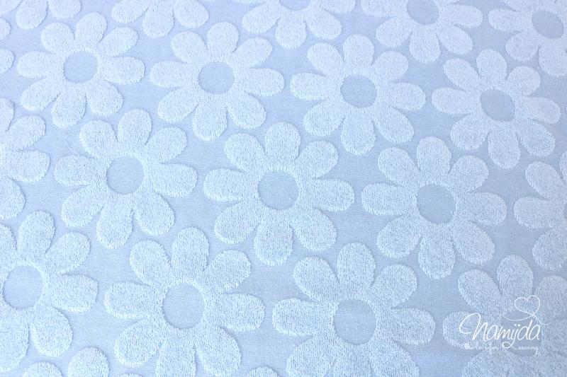 0,5 MTR. ♥ FROTTEE JACQUARD DAISIES HELLBLAU ♥