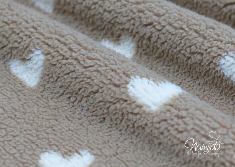 0,5 MTR. ♥ TEDDY HEARTS TAUPE/NATUR ♥