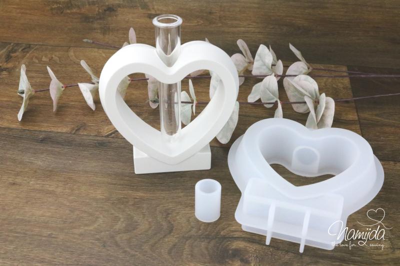 1 Stück ♥ GIESSFORM SILIKON - BLUMENVASE HERZ + 1 REAGENZGLAS ♥
