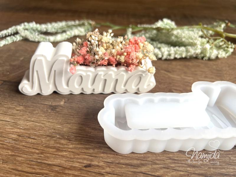 1 Stück ♥ GIESSFORM SILIKON MAMA MIT BLUMENKASTEN ♥