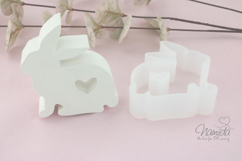 1 Stück ♥ GIESSFORM SILIKON - HÄSCHEN MIT LIEBE & HERZ sitzend 9cm ♥