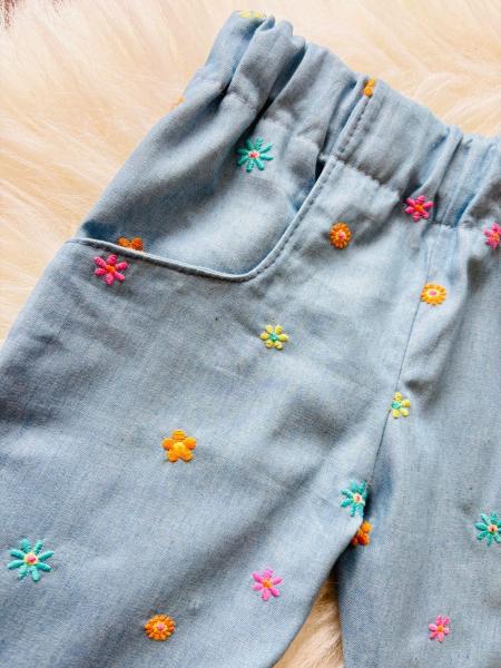 0,5 MTR. JEANS CHAMBRAY BLÜMCHEN