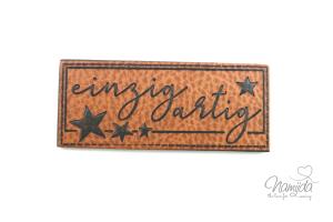 1 Stück - KuNSTLEDER LABEL - EiNZIGARTIG  - AUFNÄHER MIT VORGEDRUCKTER NÄHNAHT- 25mm x 60mm