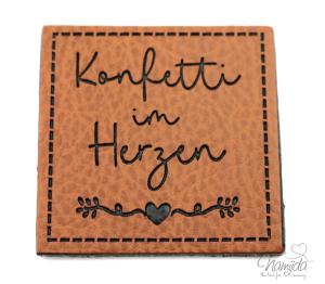 1 Stück - KuNSTLEDER LABEL - KONFETTI IM... - AUFNÄHER MIT VORGEDRUCKTER NÄHNAHT -  40mm x 40mm